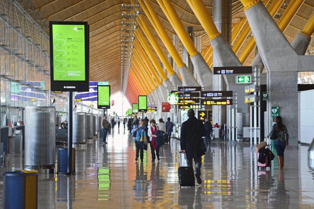 Deyanira Suite, Aeropuerto, Ifema Madrid Exterior foto